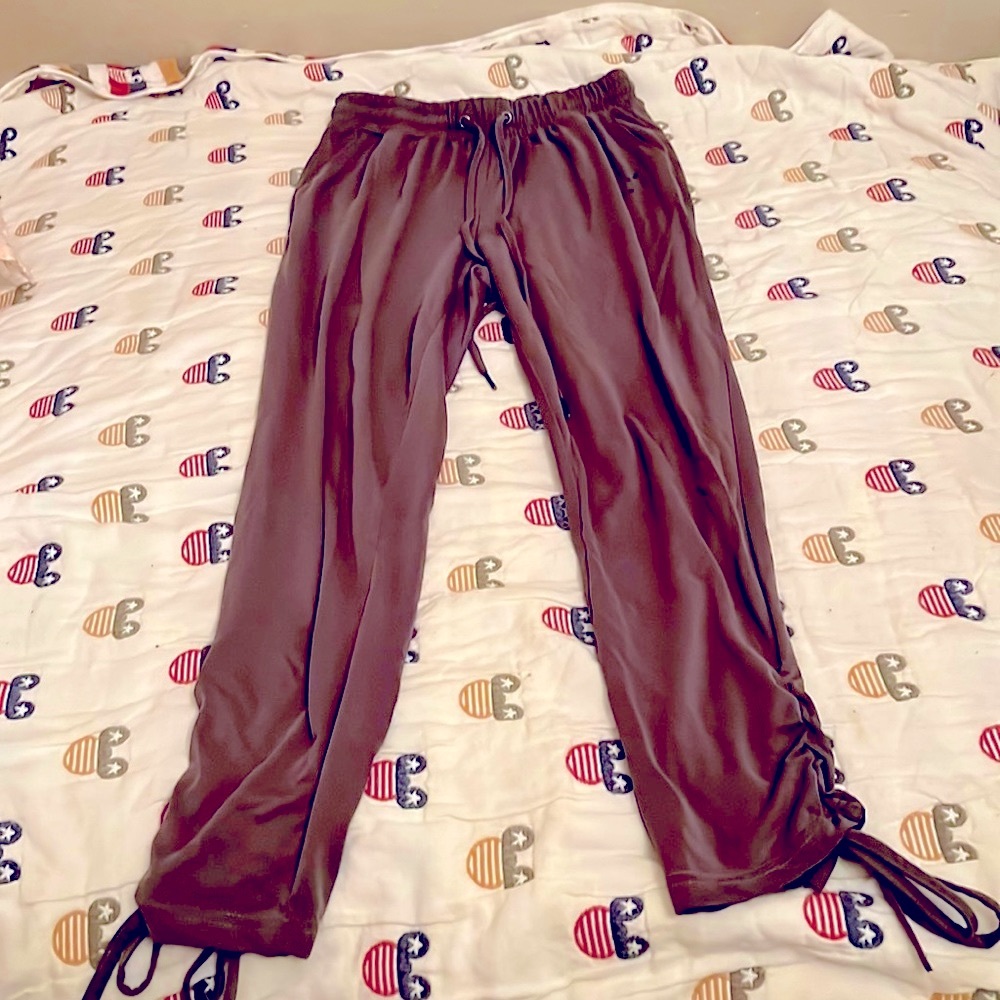 Splendid Joggers Size XS worn once 64% modal 36% polyester